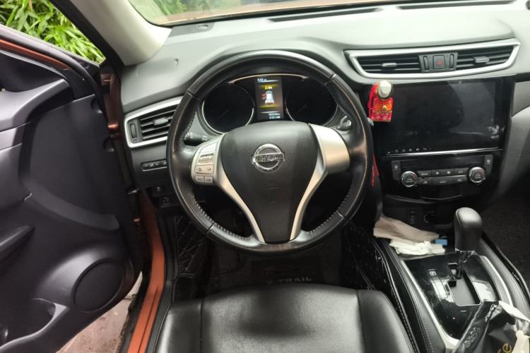 Used Nissan X-Trail 2014 2.0L CVT Comfort Edition 2WD Steering Wheel