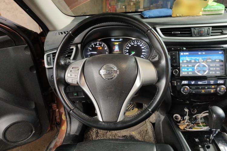 Used Nissan X-Trail 2014 2.0L CVT Comfort Edition 2WD Steering Wheel