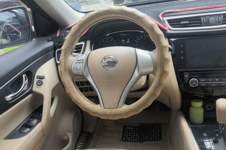 Used Nissan X-Trail 2014 2.0L CVT Comfort Edition 2WD Steering Wheel