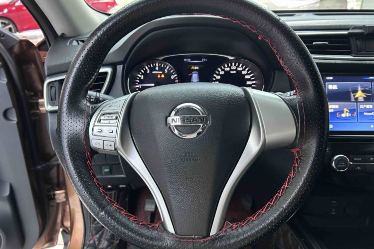 Used Nissan X-Trail 2014 2.0L CVT Comfort Edition 2WD Steering Wheel