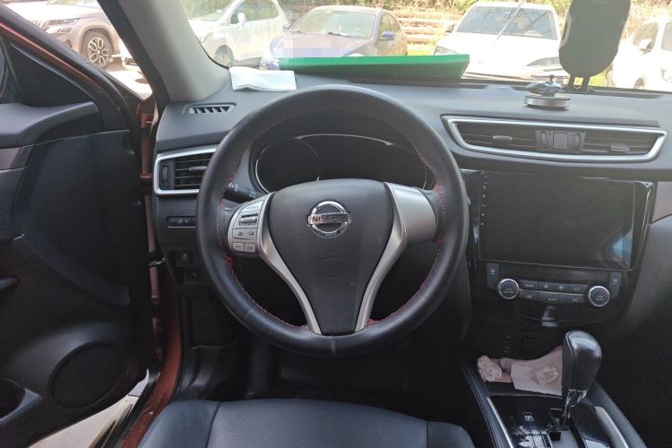 Used Nissan X-Trail 2014 2.0L CVT Comfort Edition 2WD Steering Wheel