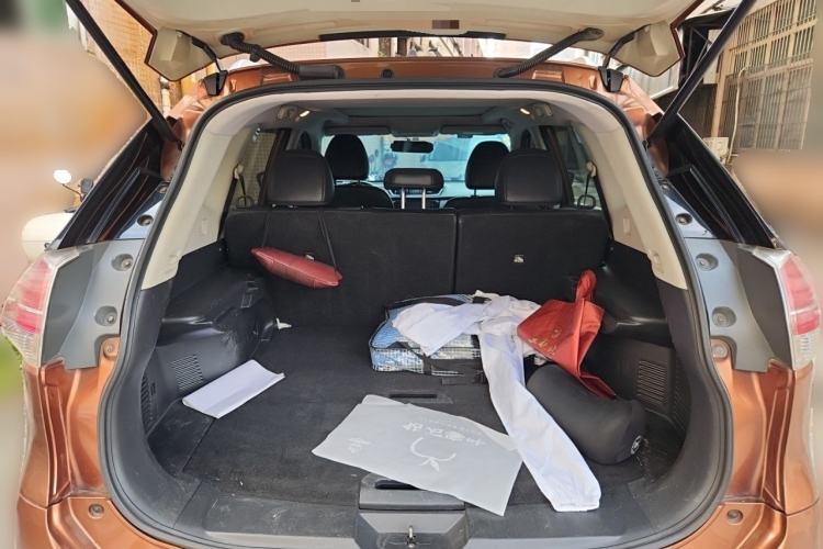 Used Nissan X-Trail 2014 2.0L CVT Comfort Edition 2WD Trunk
