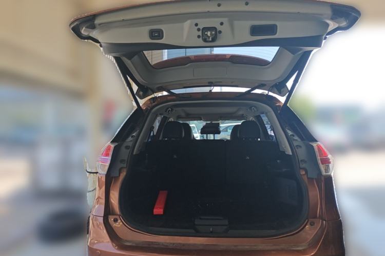 Used Nissan X-Trail 2014 2.5L CVT Ultimate Edition 4WD Trunk
