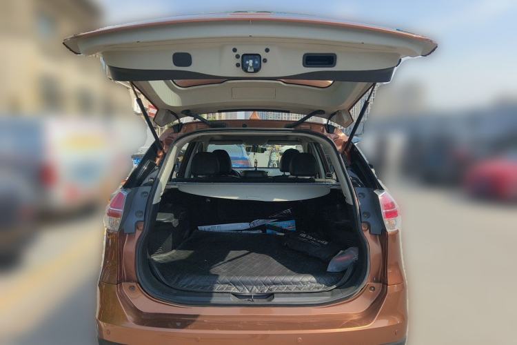 Used Nissan X-Trail 2014 2.0L CVT Comfort Edition 2WD Trunk