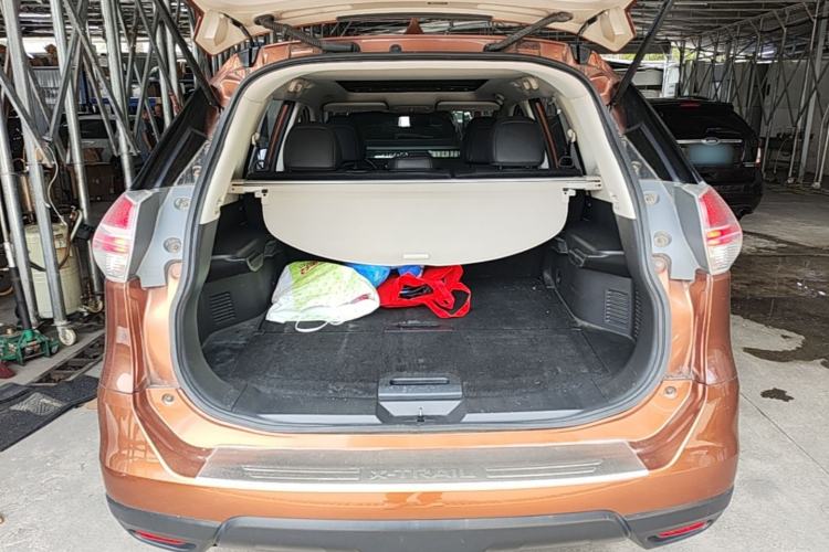 Used Nissan X-Trail 2014 2.0L CVT Comfort Edition 2WD Trunk