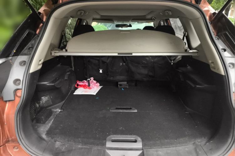 Used Nissan X-Trail 2014 2.0L CVT Comfort Edition 2WD Trunk