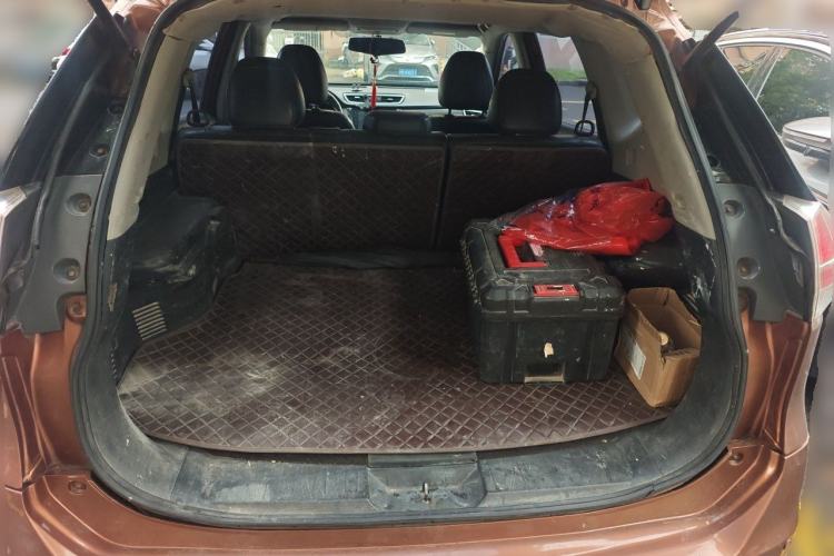 Used Nissan X-Trail 2014 2.0L CVT Comfort Edition 2WD Trunk