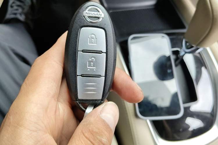 Used Nissan X-Trail 2014 2.5L CVT Leading Edition 4WD Vehicle Key