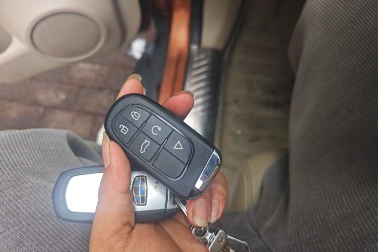 Used Nissan X-Trail 2014 2.0L CVT Comfort Edition 2WD Vehicle Key