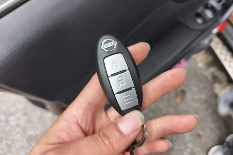 Used Nissan X-Trail 2014 2.0L CVT Comfort Edition 2WD Vehicle Key