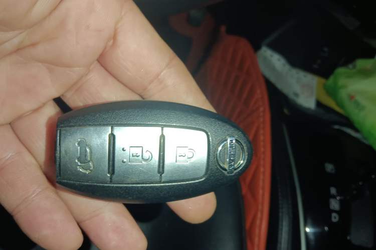 Used Nissan X-Trail 2014 2.5L CVT Luxury Edition 4WD Vehicle Key