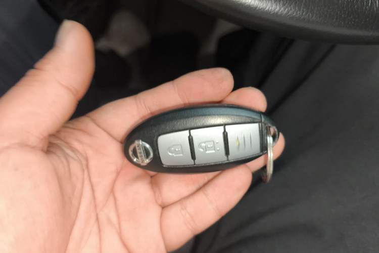 Used Nissan X-Trail 2014 2.0L CVT Comfort Edition 2WD Vehicle Key