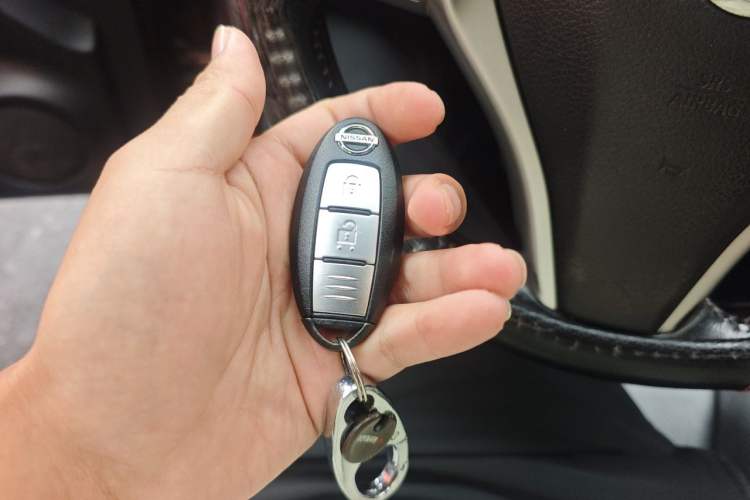 Used Nissan X-Trail 2014 2.0L CVT Comfort Edition 2WD Vehicle Key
