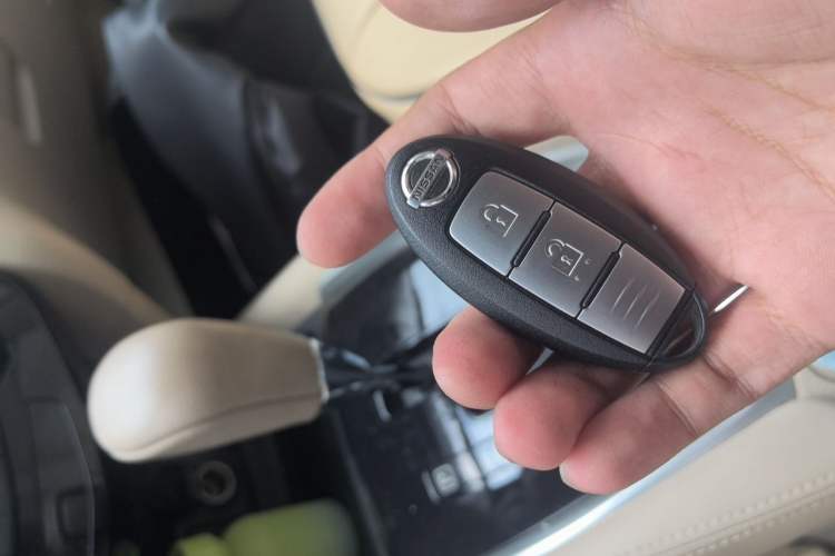 Used Nissan X-Trail 2014 2.0L CVT Comfort Edition 2WD Vehicle Key