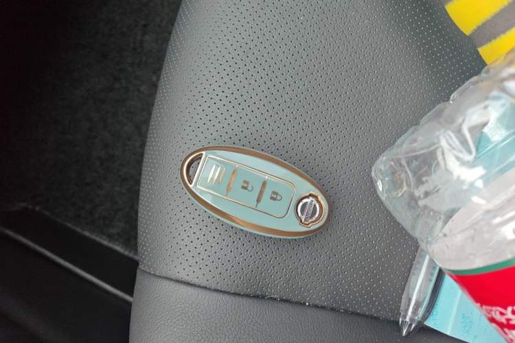 Used Nissan X-Trail 2014 2.0L CVT Comfort Edition 2WD Vehicle Key