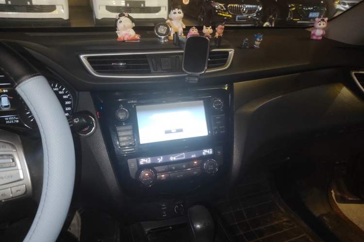 Used Nissan X-Trail 2014 2.0L CVT Smart Edition 2WD Audio And AC Panel