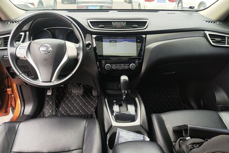 Used Nissan X-Trail 2014 2.0L CVT Comfort Edition 2WD Center Console