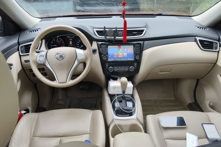 Used Nissan X-Trail 2014 2.0L CVT Comfort Edition 2WD Center Console
