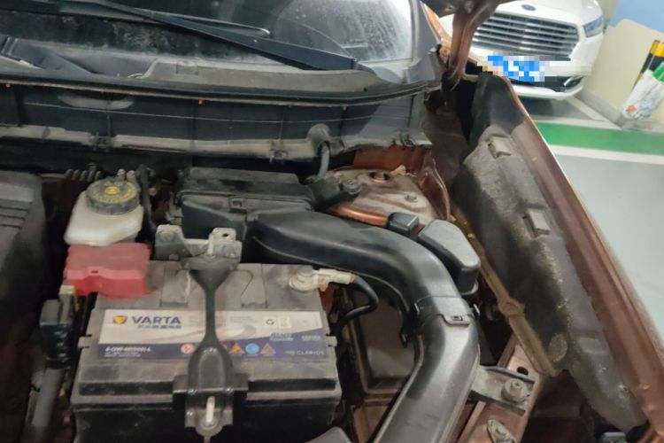 Used Nissan X-Trail 2014 2.5L CVT Luxury Edition 4WD Engine Bay Left