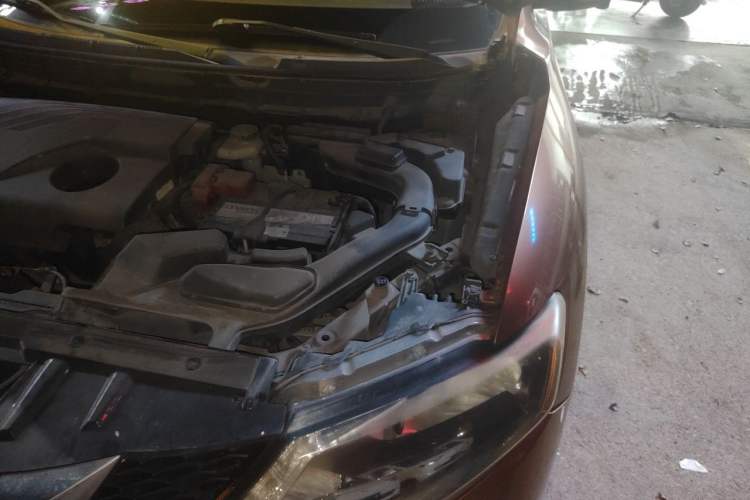 Used Nissan X-Trail 2014 2.0L CVT Smart Edition 2WD Engine Bay Left