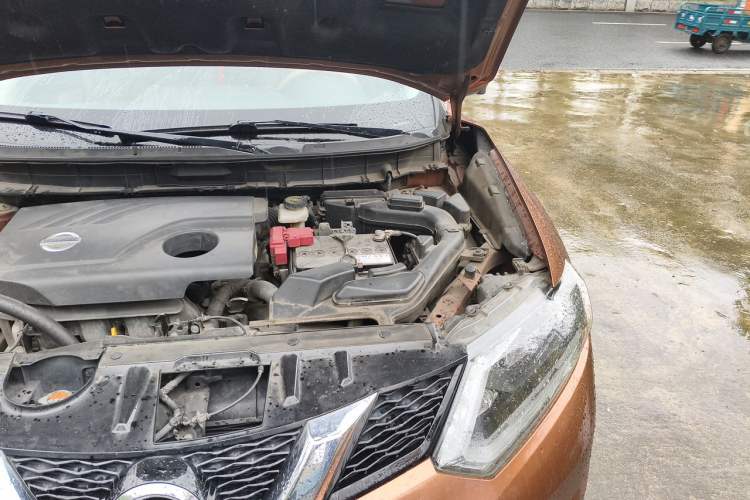 Used Nissan X-Trail 2014 2.0L CVT Comfort Edition 2WD Engine Bay Left