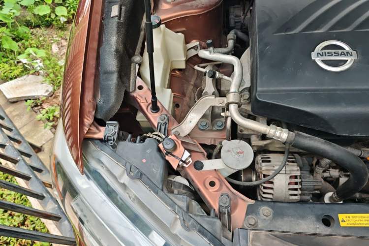 Used Nissan X-Trail 2014 2.0L CVT Comfort Edition 2WD Engine Bay Right