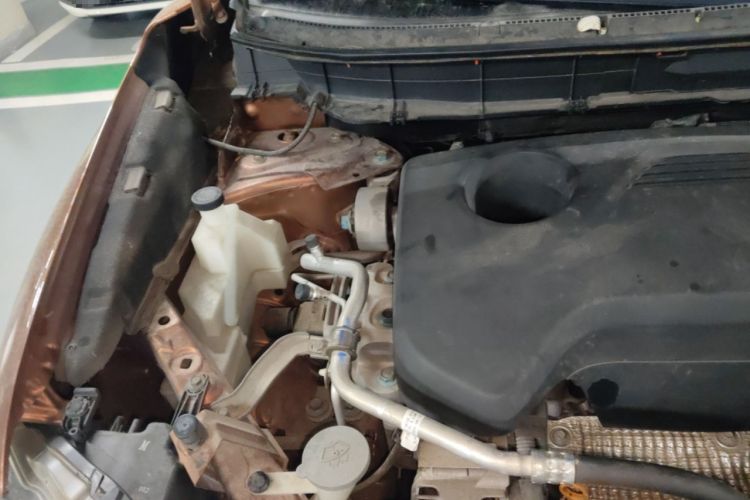 Used Nissan X-Trail 2014 2.5L CVT Luxury Edition 4WD Engine Bay Right