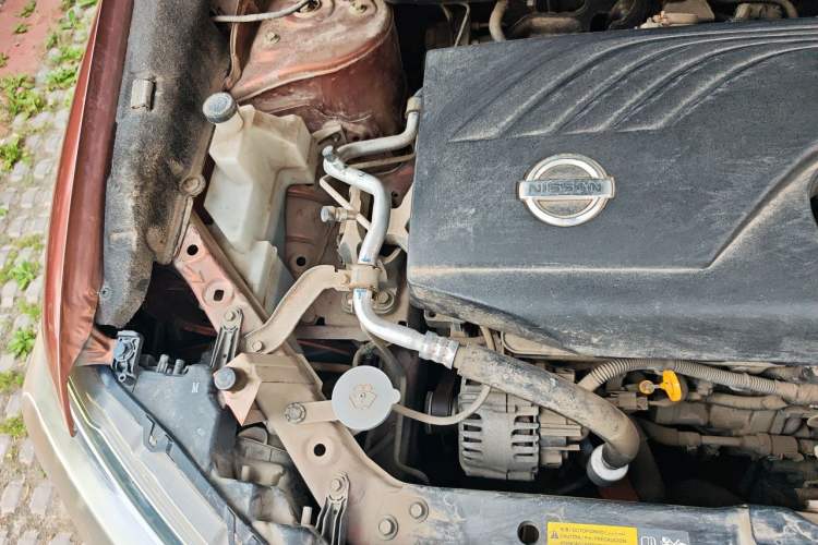 Used Nissan X-Trail 2014 2.0L CVT Comfort Edition 2WD Engine Bay Right