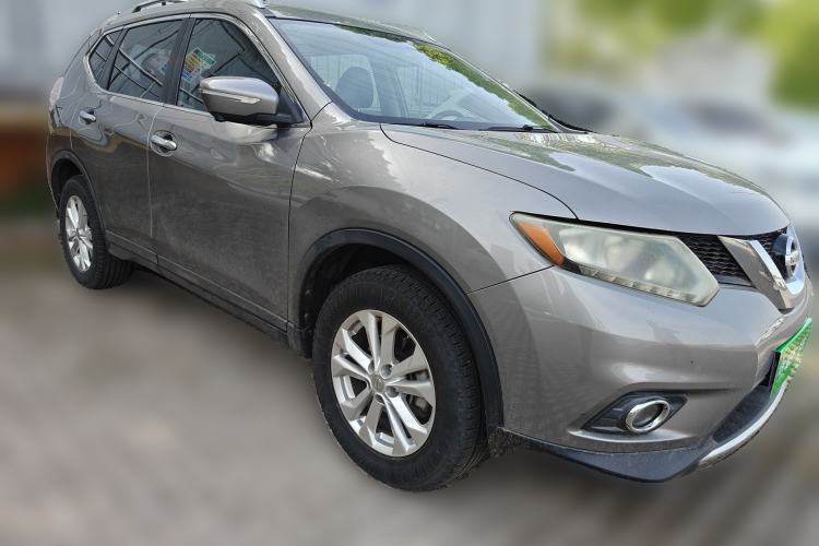 Used Nissan X-Trail 2014 2.5L CVT Luxury Edition 4WD Front Right 45 Deg