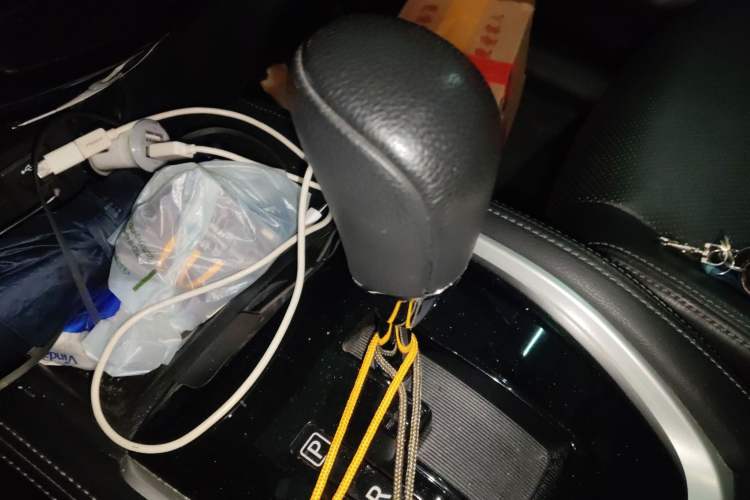 Used Nissan X-Trail 2014 2.5L CVT Luxury Edition 4WD Gear Lever