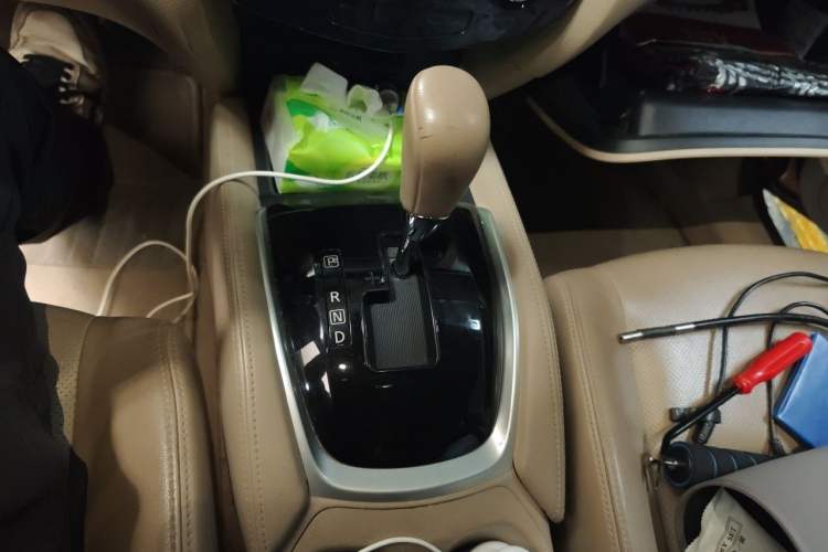Used Nissan X-Trail 2014 2.0L CVT Comfort Edition 2WD Gear Lever