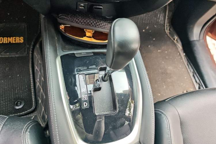 Used Nissan X-Trail 2014 2.0L CVT Comfort Edition 2WD Gear Lever