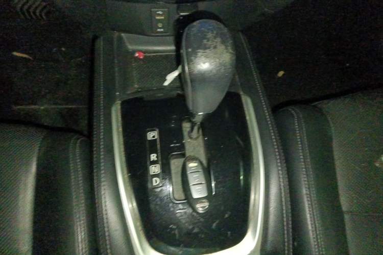 Used Nissan X-Trail 2014 2.0L CVT Comfort Edition 2WD Gear Lever