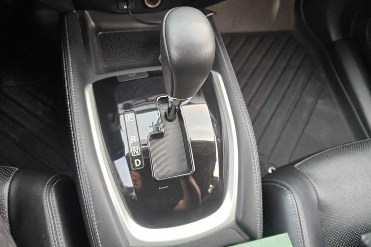 Used Nissan X-Trail 2014 2.5L CVT Luxury Edition 4WD Gear Lever