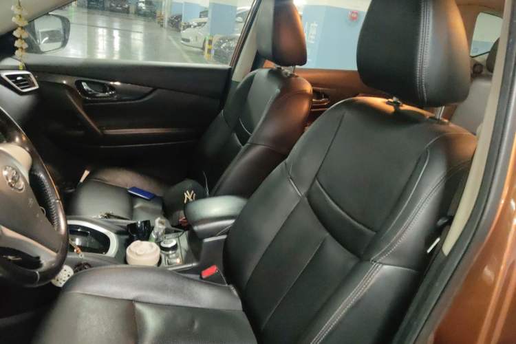 Used Nissan X-Trail 2014 2.5L CVT Luxury Edition 4WD Left Front Seat