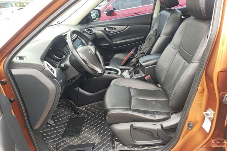 Used Nissan X-Trail 2014 2.0L CVT Comfort Edition 2WD Left Front Seat