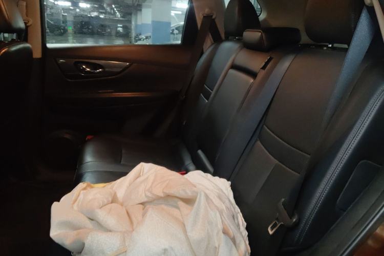 Used Nissan X-Trail 2014 2.5L CVT Luxury Edition 4WD Left Rear Seat