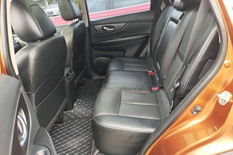 Used Nissan X-Trail 2014 2.0L CVT Comfort Edition 2WD Left Rear Seat