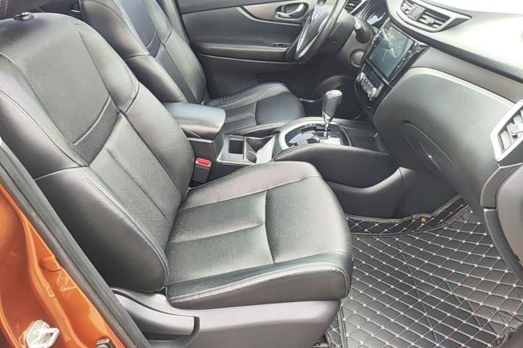 Used Nissan X-Trail 2014 2.0L CVT Comfort Edition 2WD Right Front Seat