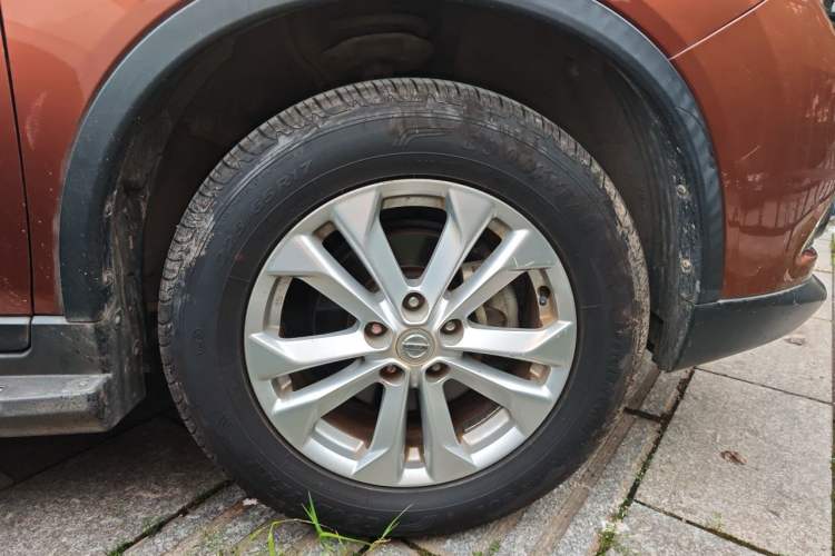 Used Nissan X-Trail 2014 2.0L CVT Comfort Edition 2WD Right Front Wheel Hub