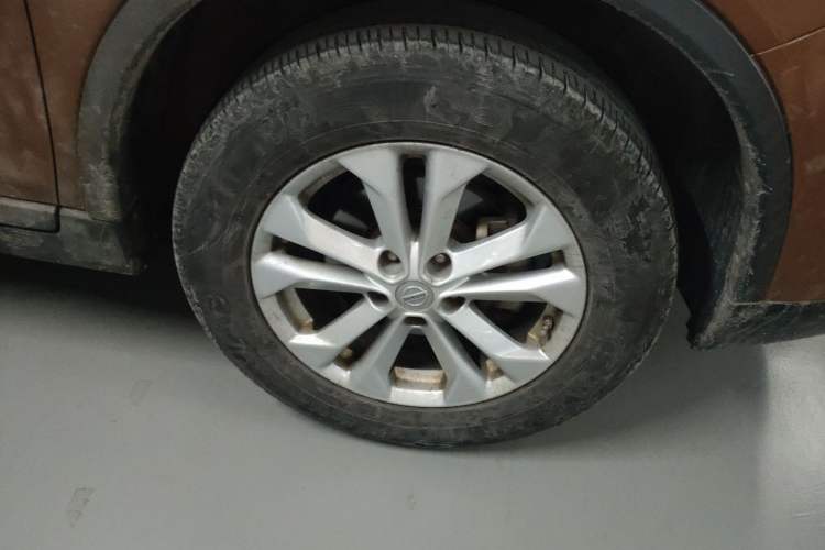 Used Nissan X-Trail 2014 2.5L CVT Luxury Edition 4WD Right Front Wheel Hub