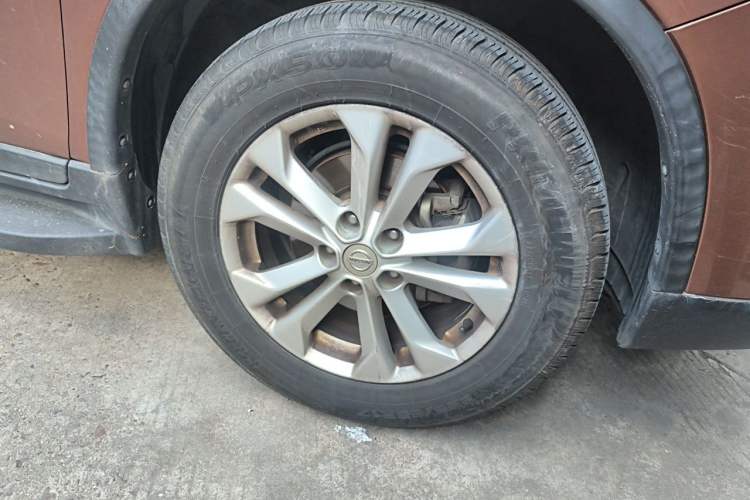 Used Nissan X-Trail 2014 2.0L CVT Comfort Edition 2WD Right Front Wheel Hub