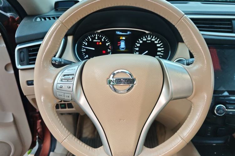 Used Nissan X-Trail 2014 2.0L CVT Comfort Edition 2WD Steering Wheel