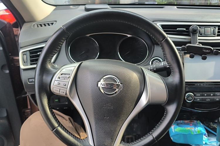 Used Nissan X-Trail 2014 2.0L CVT Comfort Edition 2WD Steering Wheel