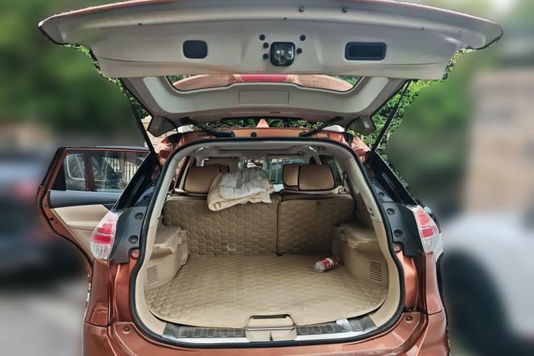 Used Nissan X-Trail 2014 2.0L CVT Comfort Edition 2WD Trunk