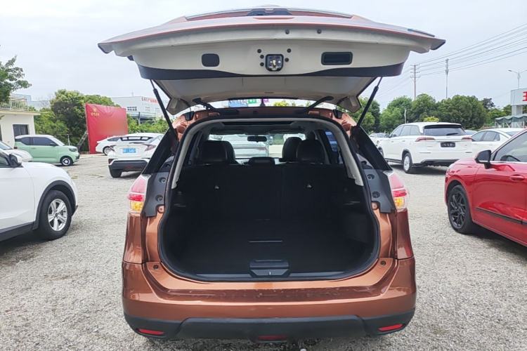 Used Nissan X-Trail 2014 2.0L CVT Comfort Edition 2WD Trunk