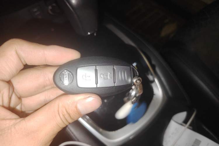 Used Nissan X-Trail 2014 2.0L CVT Smart Edition 2WD Vehicle Key