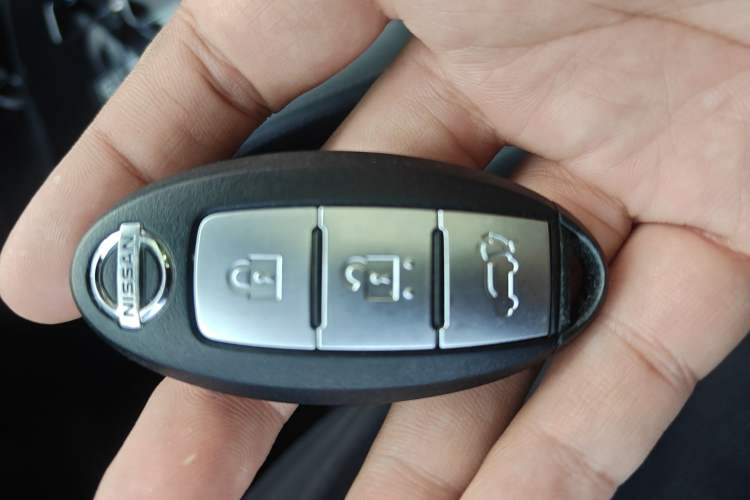 Used Nissan X-Trail 2014 2.5L CVT Luxury Edition 4WD Vehicle Key