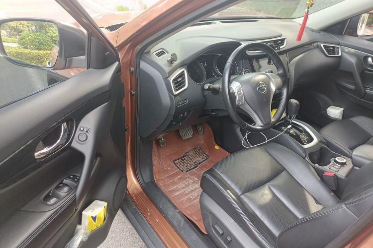 Used Nissan X-Trail 2014 2.5L CVT Luxury Edition 4WD Driver Seat