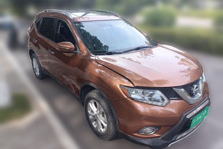 Used Nissan X-Trail 2014 2.5L CVT Luxury Edition 4WD Front Right 45 Deg